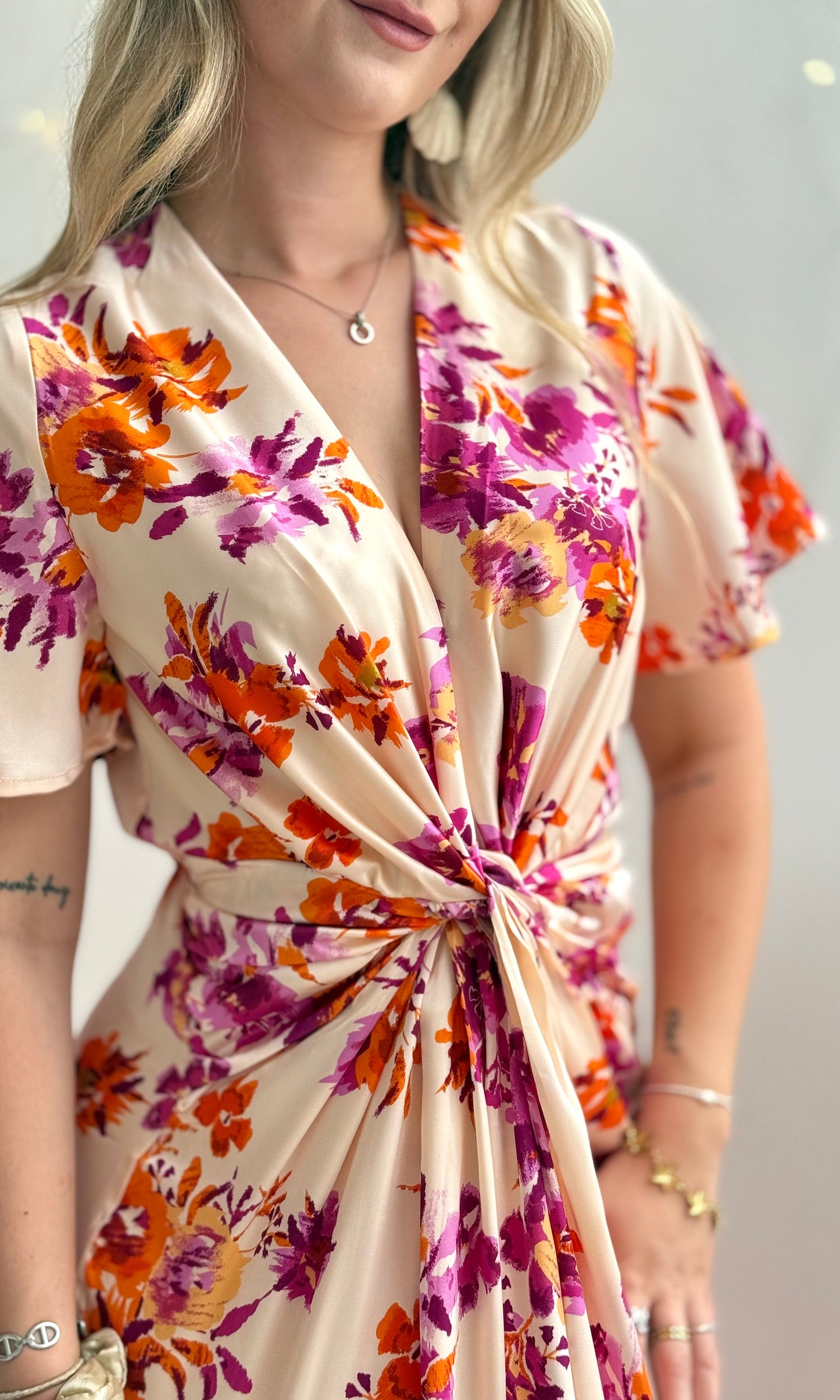 Robe satinée nouée MIRA