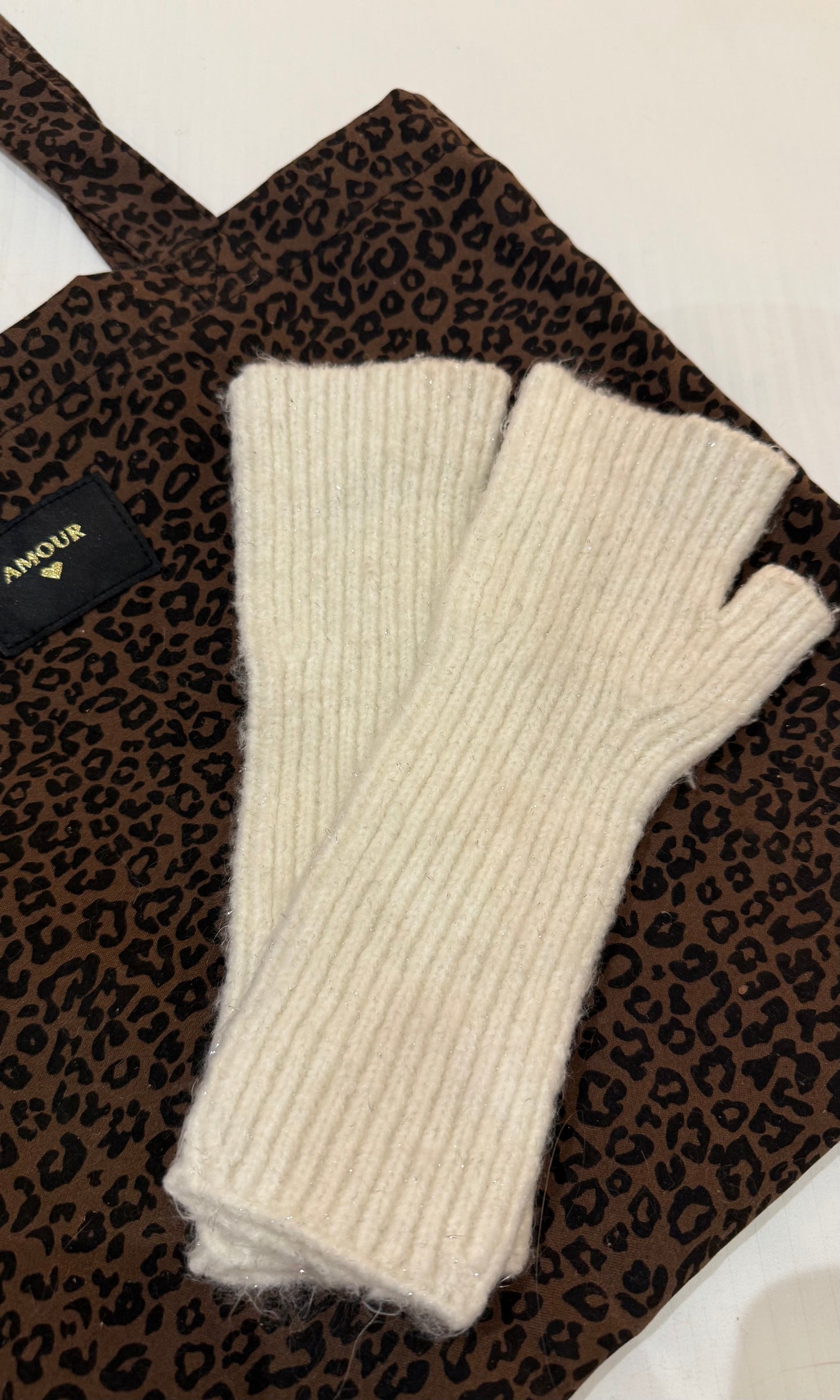 Mitaines légèrement pailletées