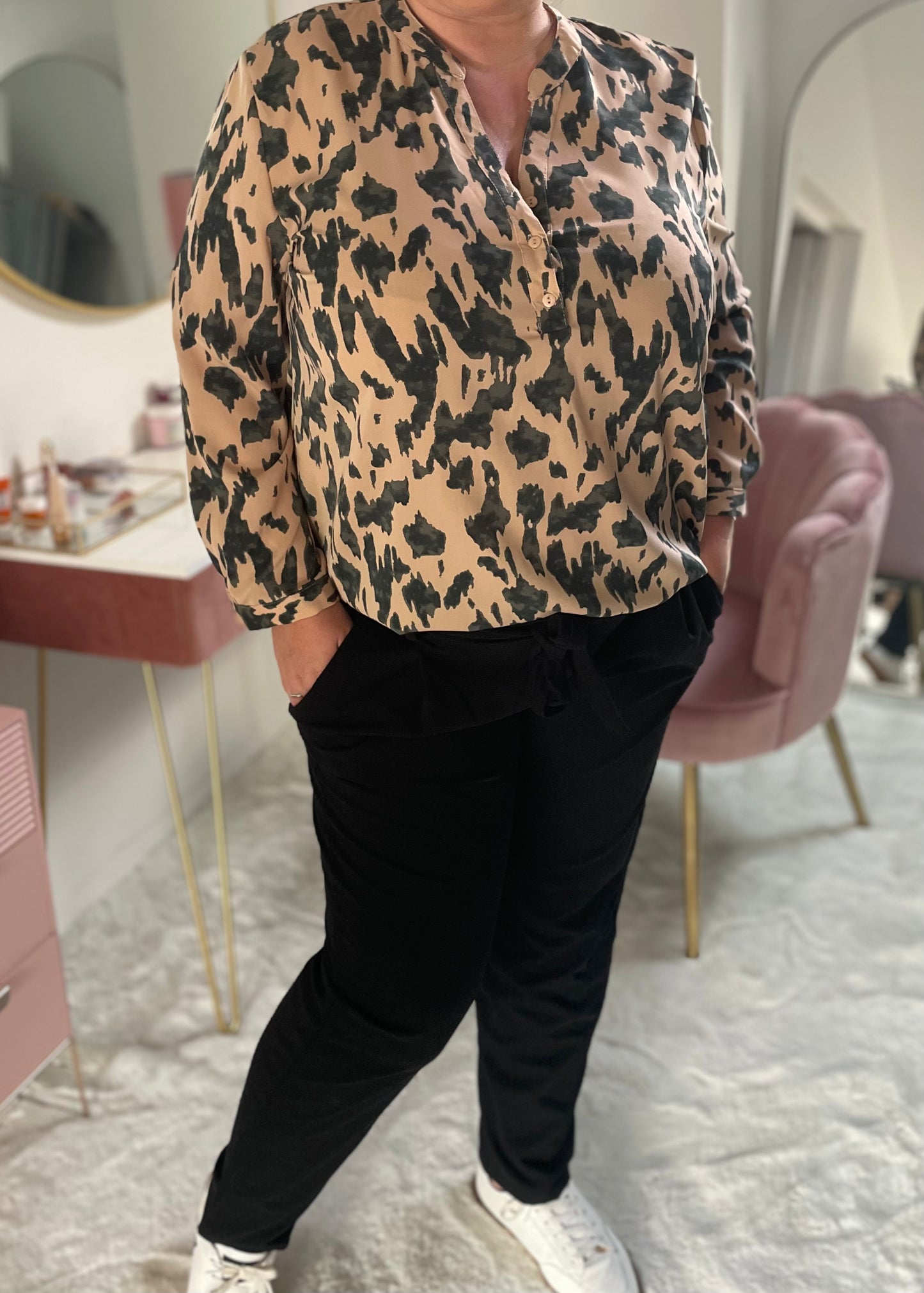 CURVES blouse nude